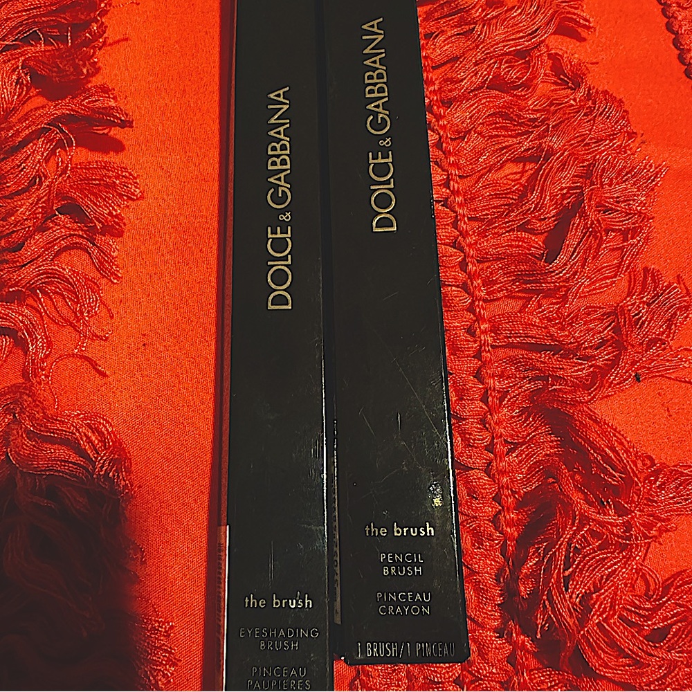 Dolce & Gabbana 2 pcs brush bundle  (eyeshading brush , pencil brush)